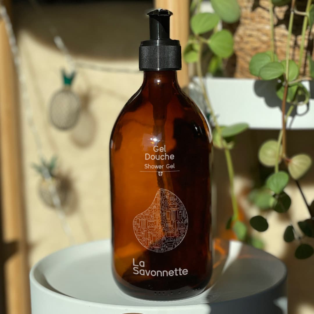 flacon verre gel douche produit d'accueil pour hôtel