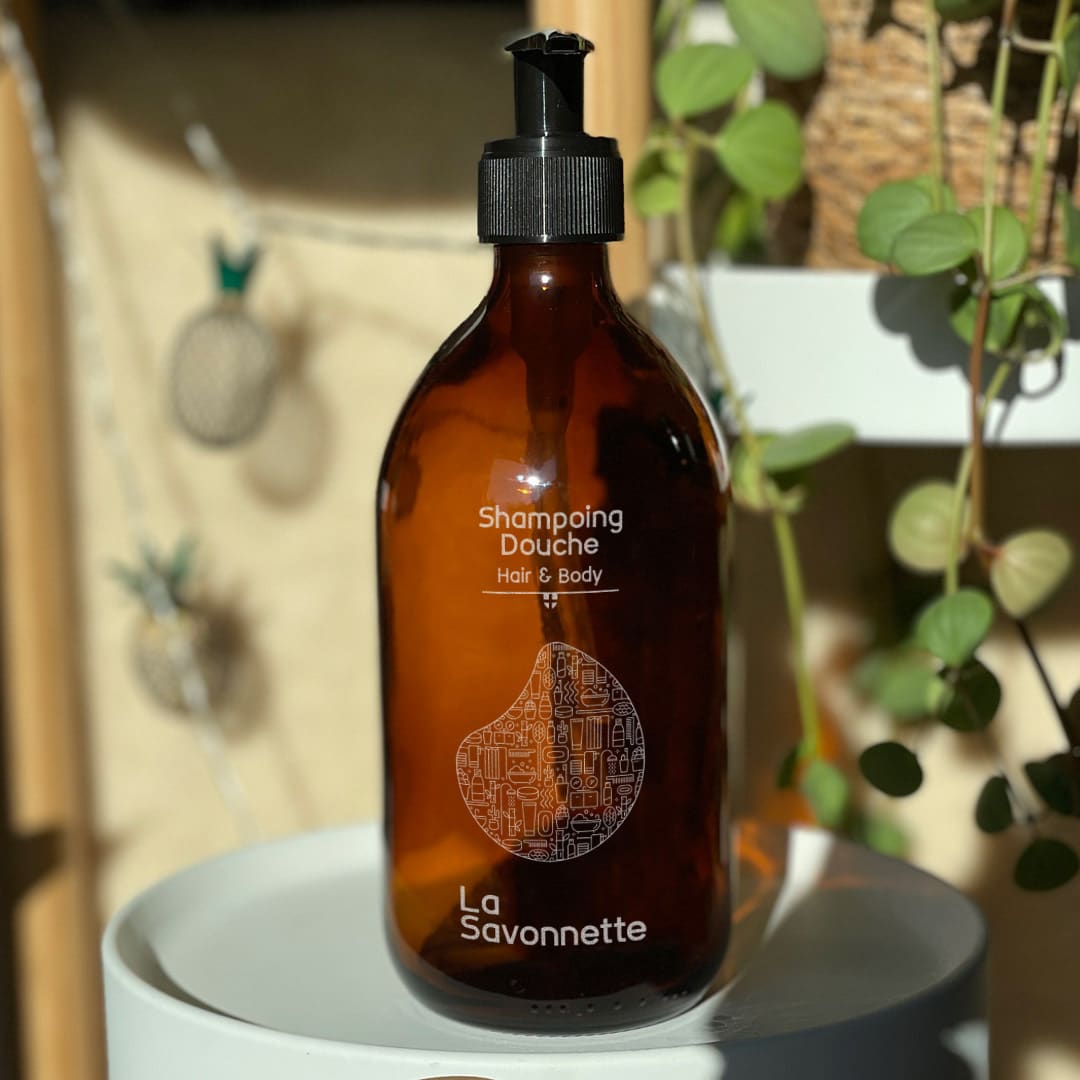 flacon verre shampoing douche produit d'accueil pour hôtel