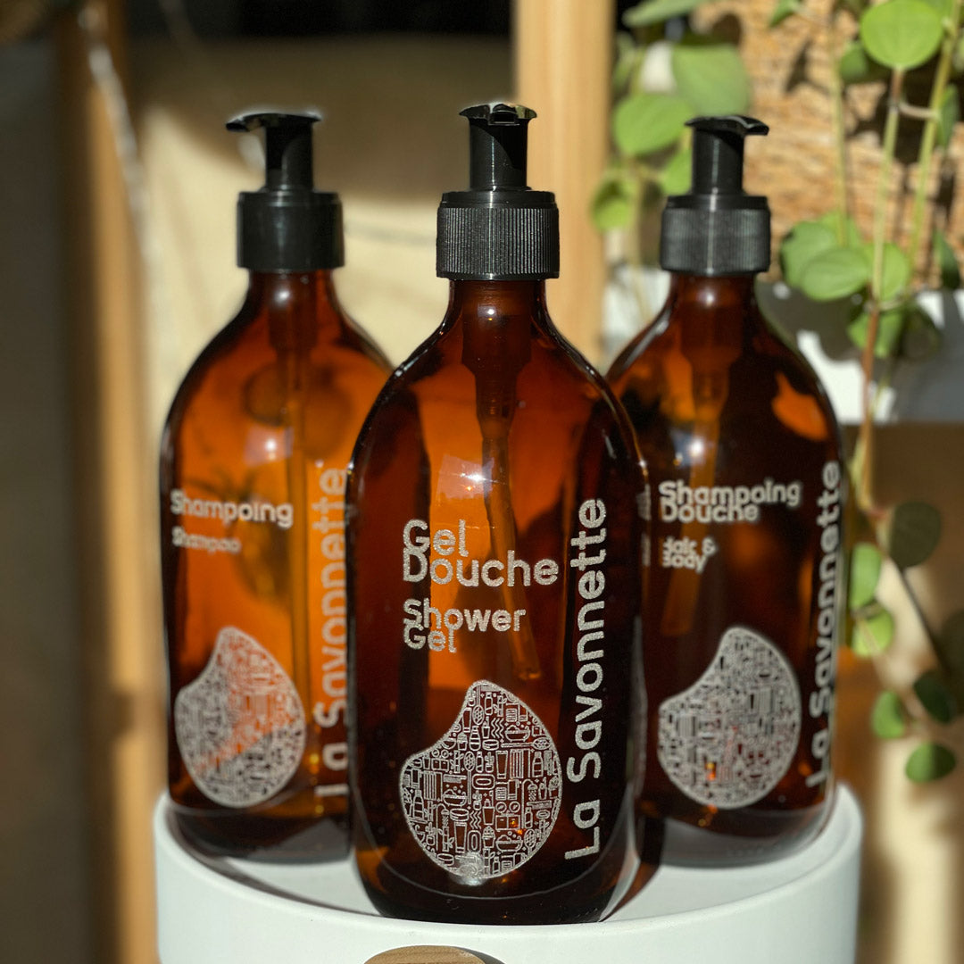 produit d'accueil pour hôtel, flacon verre ambré shampoing, gel douche, shampoing douche