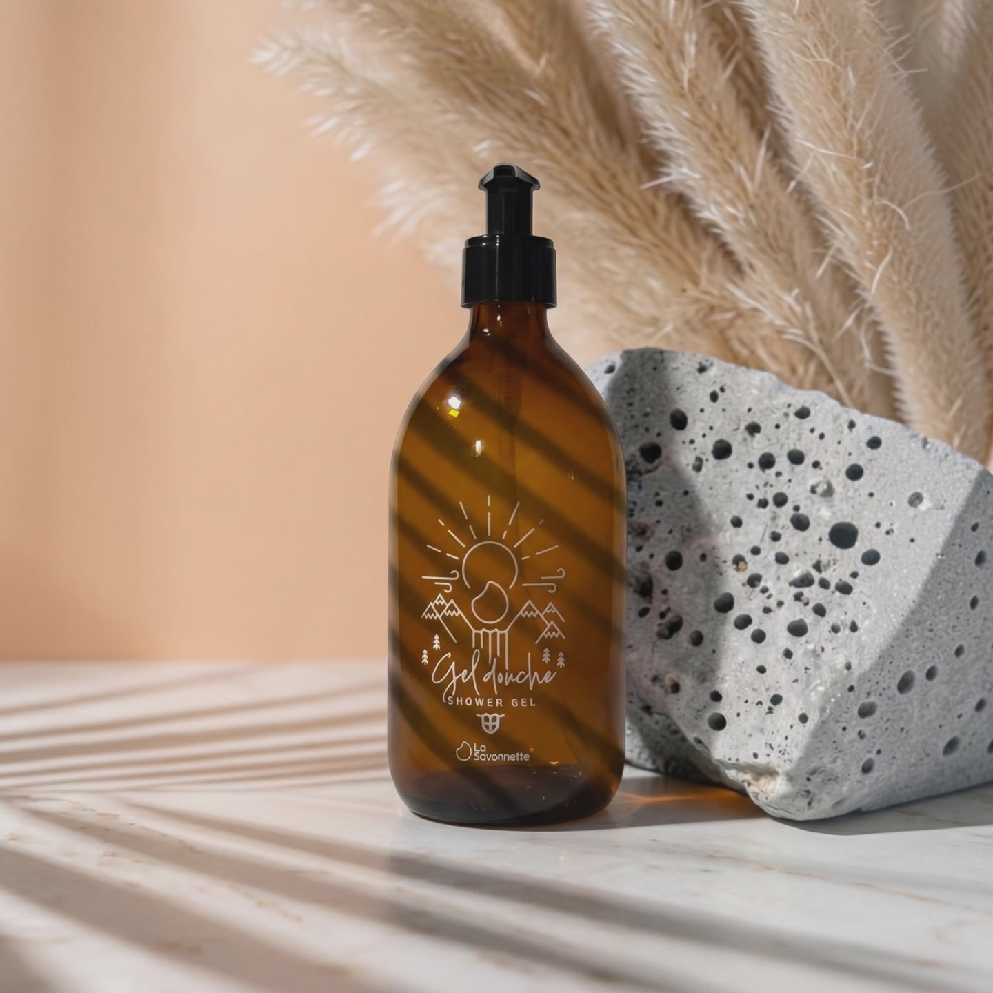 Load video: Flacon Verre -  "Gel Douche" Montagne - Sérigraphie 3D - 500 ml